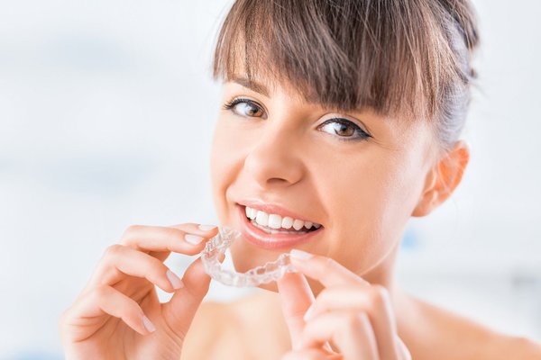 Clear aligner teeth straightening in St Albans